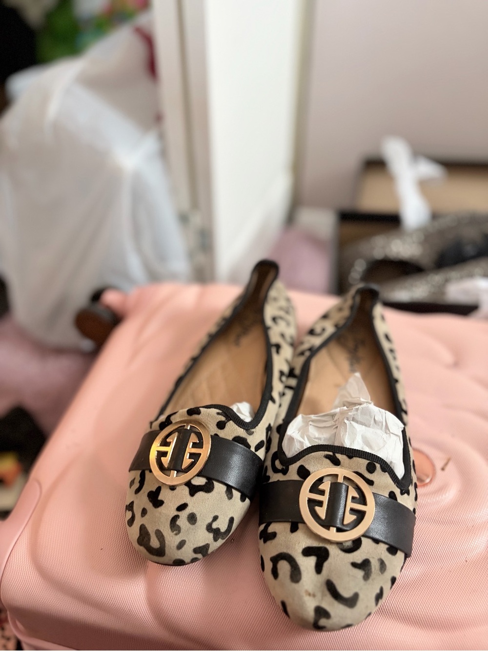 Unbranded Leopard Print Ballet Flats with Gold Emblem - Beige/Black - Picture 2 of 3
